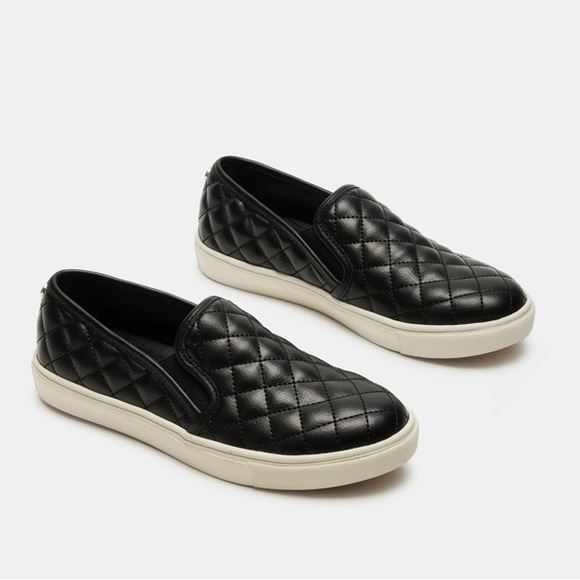 STEVE MADDEN Quilted Slip-on - New in box! - Picture 1 of 12